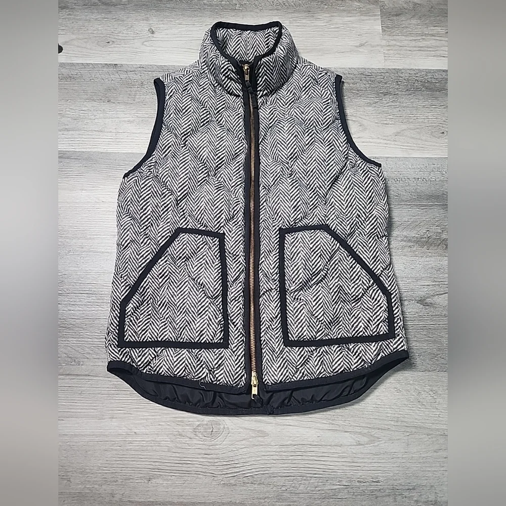 J. Crew Down Quilted Puffer Vest Womens XSmall Herringbone Black Cream - Picture 3 of 8